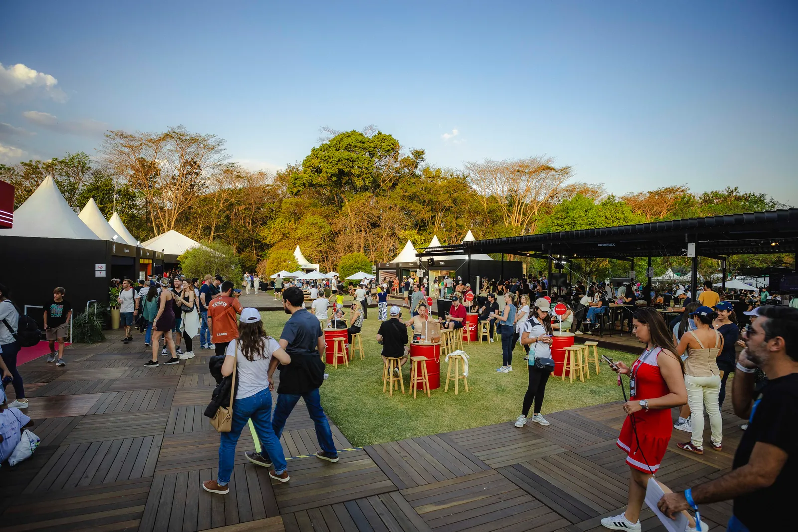 Público reunido no Espaço Boulevard do SP Open, no Parque Villa-Lobos